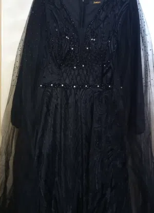 فستان اسود مخمل