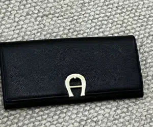 محفظه كونتينينتال اجنر (Aigner) الاصليه جلد اسود فاخر شبه جديده