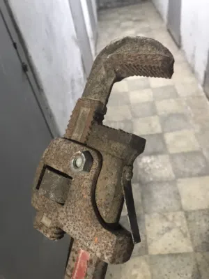 مفتاح مواسير مستعمل