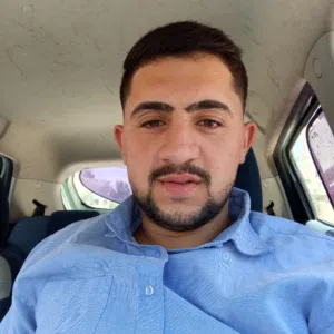 مصطفى مقبل 