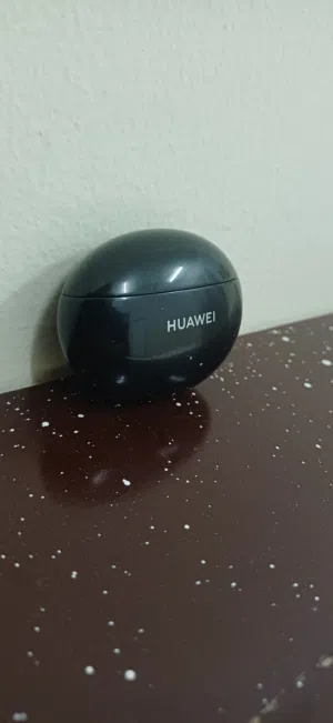 هواوي فريري بادز 4i فقط البوكس  بحاله ممتاز وشغال  HUAWEI free buds 4i