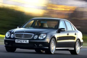 مطلوب مرسيدس E200 لون اسود افنجارد فل إضافات فحص كامل  2007 - 2009
