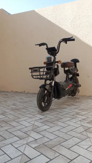 (سكوتر كهربائي) دراجه كهربائيه أموره طيبه غير قابل للتفاوض   الماركه Aster X