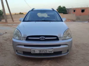 Used Kia Carens in Tripoli