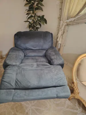 كنب استرخاء هزاز بحاله جيدة و الستخدام مو كثير