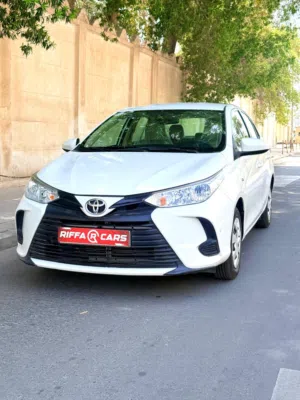 Toyota Yaris  Year-2021 Engine-1.5L 1 year Passing & insurance till June-2027*single owner used car