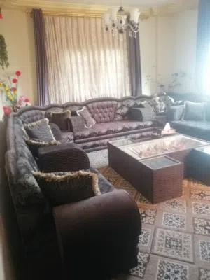 مجلس ضيافة تفصيل كامل للبيع طقم كنبايات كورنر تفصيل سبع مقاعد مع  الستائر والسجاده للبيع..