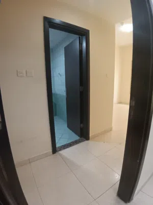 مدينه الامارات غرفه وصاله موقع مميز مساحه ممتازه تسهيلات في الدفعات قريب من الخدمات سهل المخرج لدبي