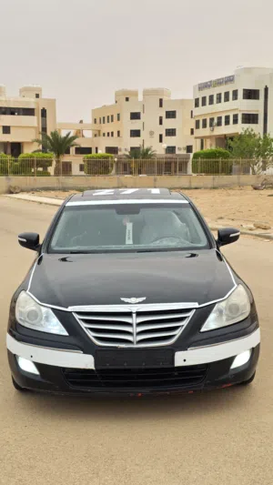 جينيسس 2010 للبيع