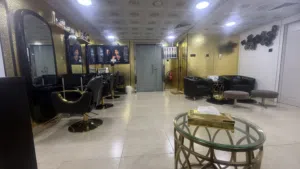 صالون نسائي للبيع بالرخصة  مدفوع الإيجار مقدما