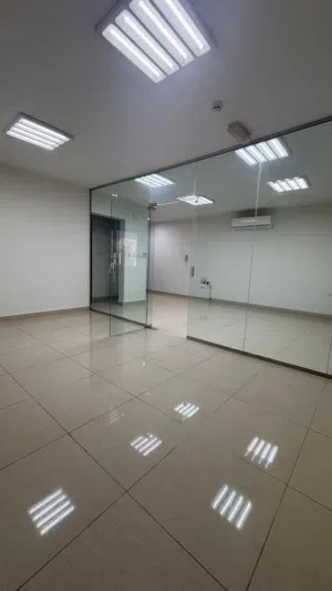 مكاتب للايجار  بمساحه 100م في الخوير /Offices for rent, 100 sq m, in Al Khuwair