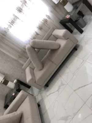 شركه الجوهرة للتنظيفات اعلا جوده بافضل سعر لدينا فريق عمل مدرب  ونستخدم احدث اجهزه تنظيف المفروشات