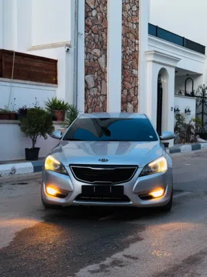 Used Kia Cadenza in Tripoli
