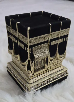 Al Kaaba figure مجسم الكعبة المشرفة