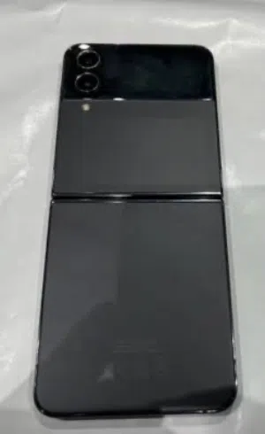 هاتف z flip 4  samsung
