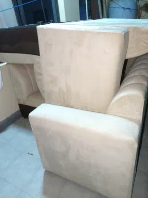 كنبات اربع مستعملين اخمس اشهر وتم تنضيفهم