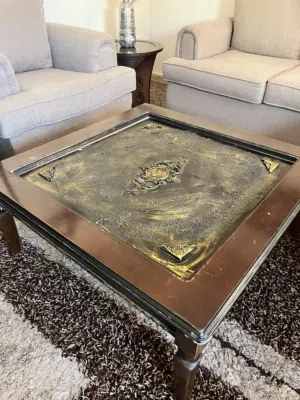 طاولة وسط خشب بدون سطح زجاجي