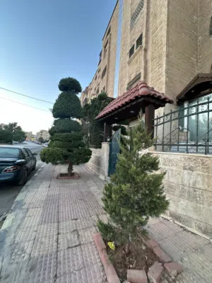 400 m2 4 Bedrooms Townhouse for Sale in Amman Tabarboor