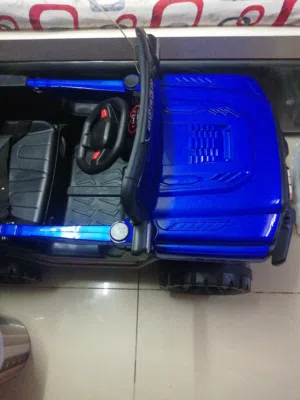 سياره. طفل من 2 سنه لي 5 سنوات