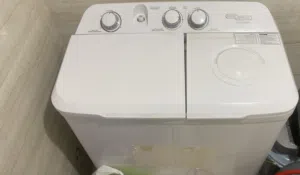 ثلاجة +غسالة شبه جديدة