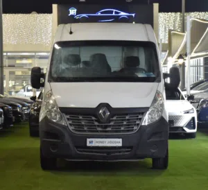 Renault Master ( 2020 Model ) in White Color GCC Specs
