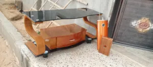 طاولة شاشة