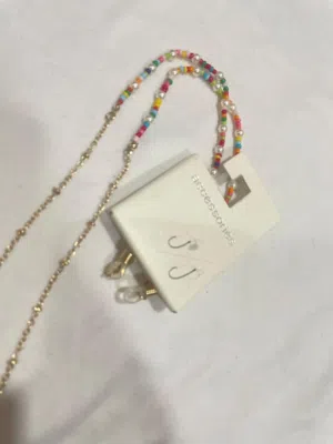 مداليه له نظارات جديده