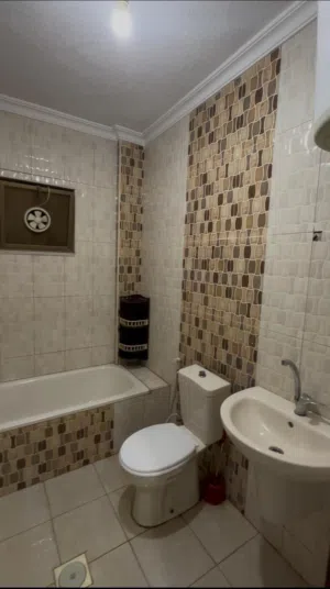88 m2 2 Bedrooms Apartments for Sale in Zarqa Jabal Tareq