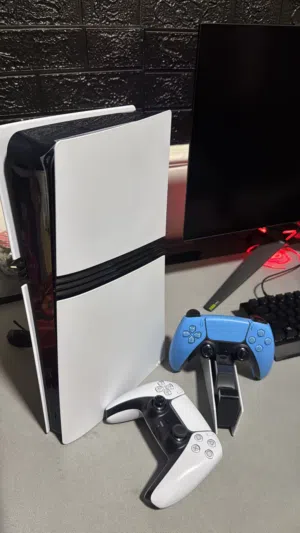 Ps5 PRO 4TB WITH 2 controller and charging station