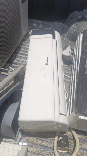 one ton split AC for sale in working condition