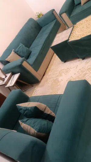 طقم كنب 12 شخص للبيع مستعمل يوجد كنبه واحده لشخص واحد تحتاج لصيانه