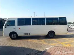 باصات للإيجار موسم الخريف