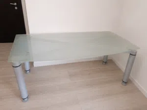 طاولة مكتبية