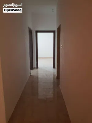 شقة دور الرابع حجم كبير نظيفة يوجد اصنصير شغال خلف خزانات النفط شارع الخلطات مطلوب عائلة صغيرة