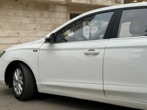 ابيض Mg5 2024