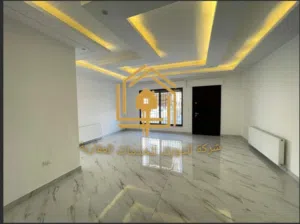 شقة فاخرة - لم تسكن - 4نوم 2ماستر - ارضية - حديقة واسعة - تشطيبات عالية الجودة