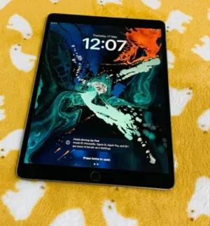 iPad Pro (10.5")  Excellent Condition Good Battery64 GB 450 AED