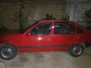 اوبل كاديت 1990 للبيع السياره صلاه النبي حبه نضيفه ما بتلاقي زيها