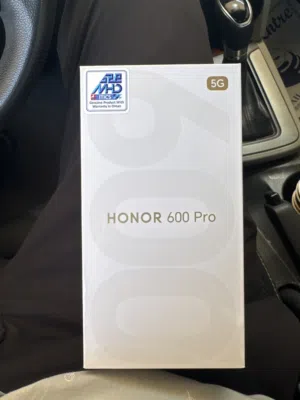 Brand New Honor 600 pro Mobile Phone with 512GB Storage in Orange. Actual price 314.9 omr
