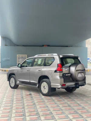 برادو بضاعه شبه زيرو ماشي 19 الف 2021