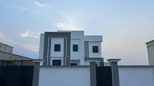 ‏٤ غرف نوم ‏.‏ أكثر من 6 حمامات ‏.‏ 270 م٢‏2