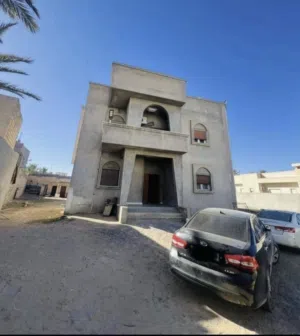 215 m2 4 Bedrooms Villa for Sale in Tripoli Tajura