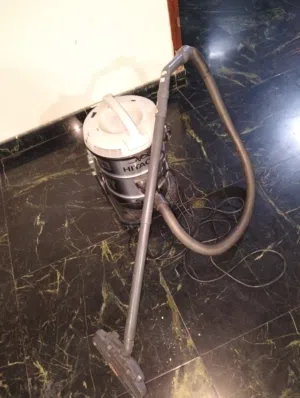 مكنسه كهربائية للبيع