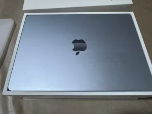 ماك بوك اير 13 بوصة M4 - 256GB - 16GB - بحالة الزيرو - ضمان أبل 9 أشهر