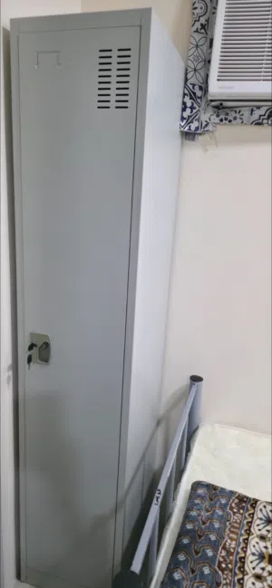 خزانه و سرير