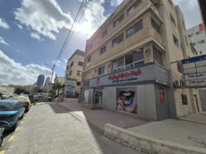 عيادات / مكاتب للإيجار السنوي