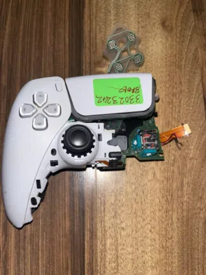 Broken ps5 controller if you want to fix l3 and r3 for stick drift  كنترولر خربانه