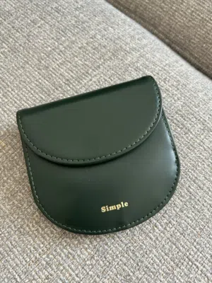 محفظة خضراء