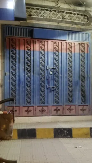 محل للايجار بيت بوس شارع الخمسين