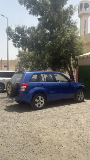للبيع سزوكي 2006 نضيف صبغ وكاله يبيله غاز و سفايف بس لا يدخل اله صامل لاهنتم